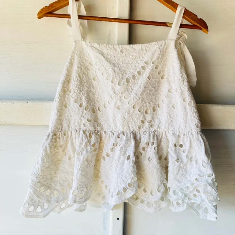 J. crew White Eyelet Peplum Button Back Tank top size 10 - Picture 7 of 8